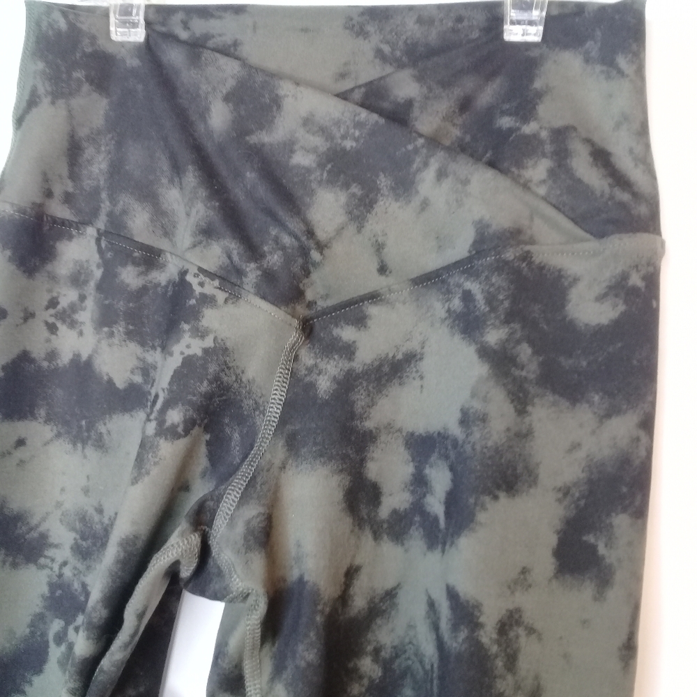 Evolution and Creation Olive Green Black Tie Dye Capri Cross Waist Legging Med - Picture 7 of 8